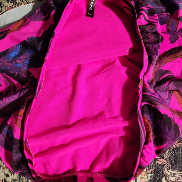 Torrid Vibrant Suzy Pink Tropical Bathing Skirt Sz.2 - Picture 5 of 5